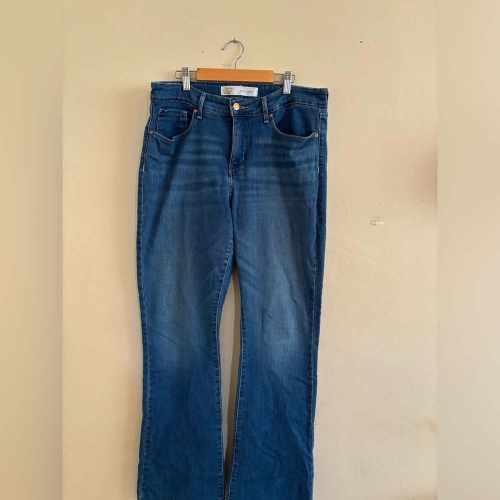 Levi’s Signature Totally Shaping Bootcut Jeans